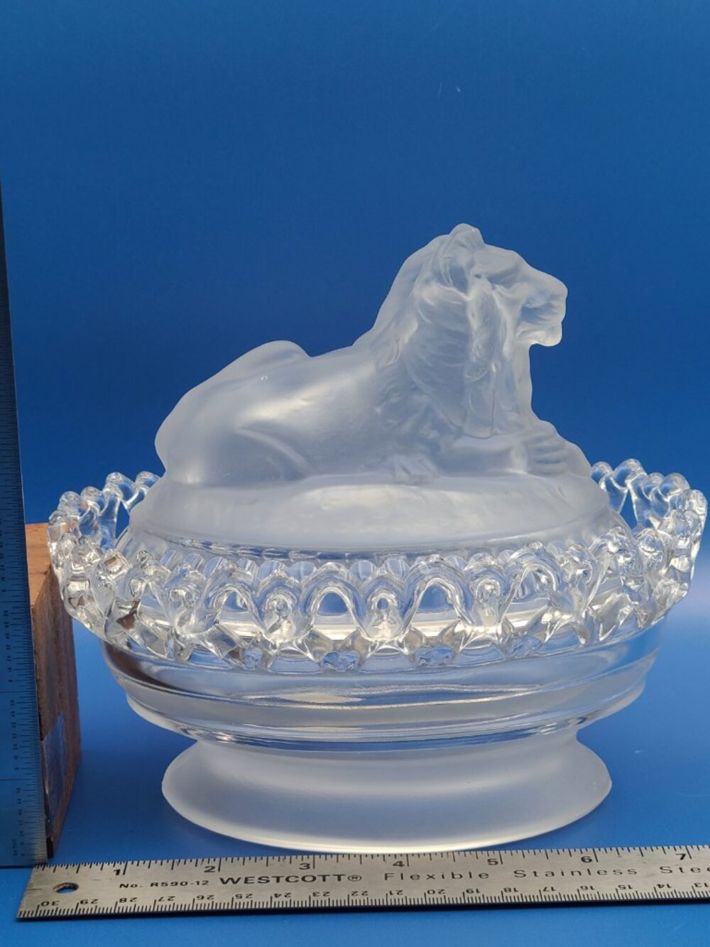 40% SALE Imperial Glass Vintage MCM Atterbury Frosted Clear Lion Box Dish - Picture 13 of 13
